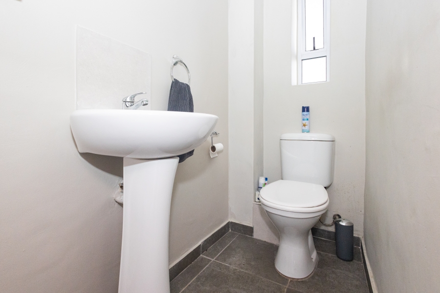 1 Bedroom Property for Sale in Haasendal Western Cape